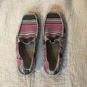 Sanuk Sidewalk Surfers